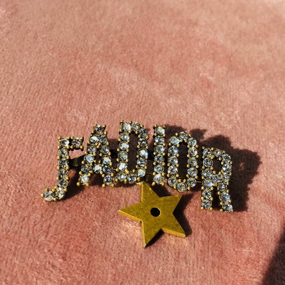 J’Adior Brooch 🌟SOLD🌟 - Picture 3 of 5